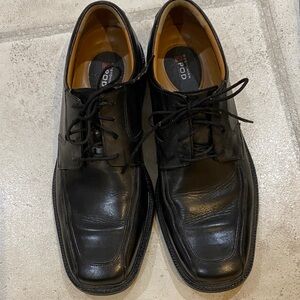 Bostonian Black Leather Men's Oxfords